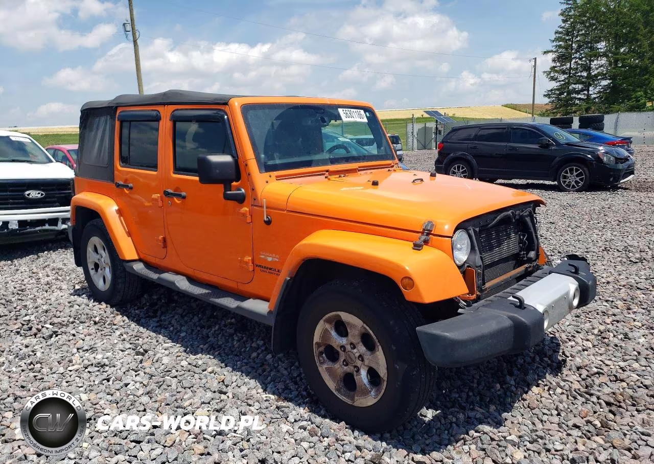 2013 Jeep Wrangler Unlimited Sahara VIN:1C4BJWEG0DL520668 - 4