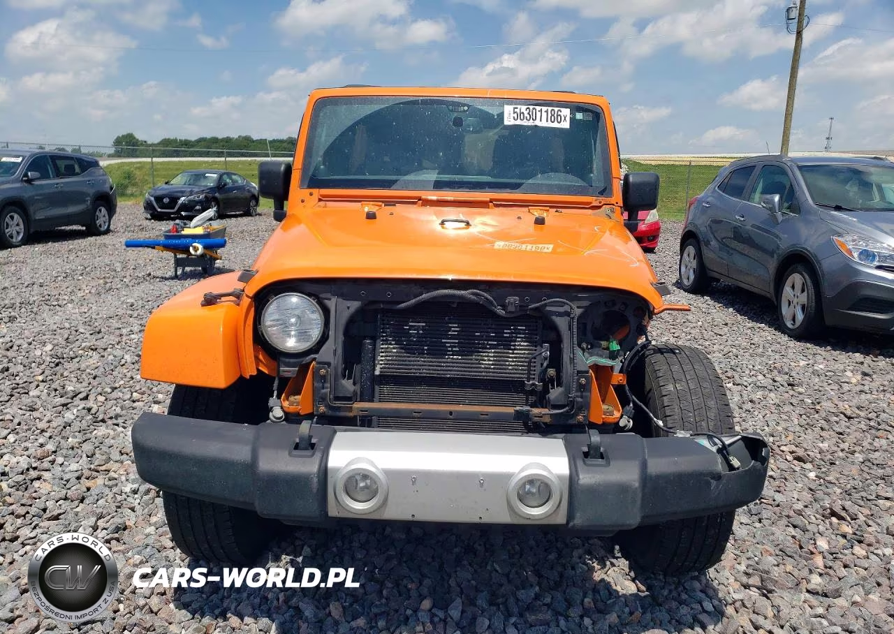 2013 Jeep Wrangler Unlimited Sahara VIN:1C4BJWEG0DL520668 - 5