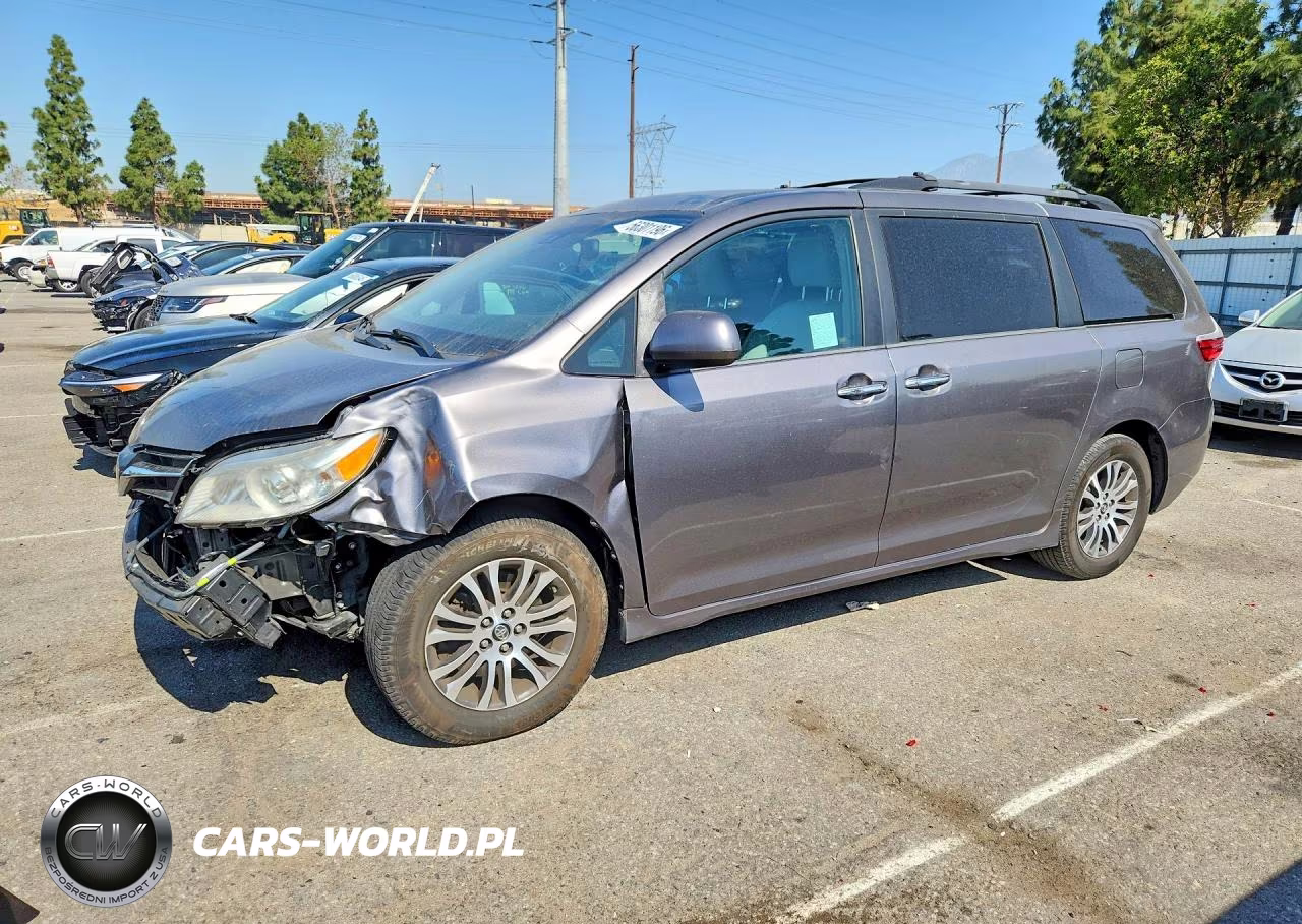 2018 Toyota Sienna Xle 8-Passenger – zdjęcie 1 z 14