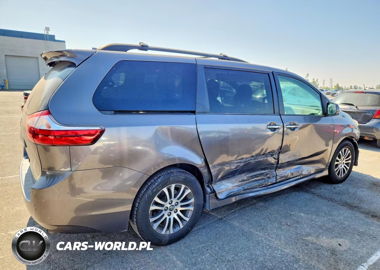 2018 Toyota Sienna Xle 8-Passenger VIN:5TDYZ3DC1JS928218 - 3