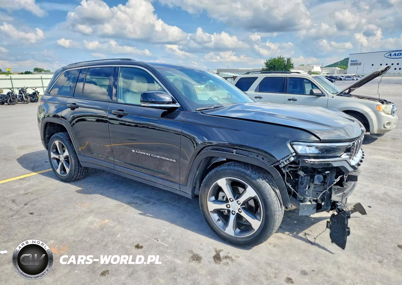 2023 Jeep Grand Cherokee Limited VIN:1C4RJHBG4P8719132 - 4