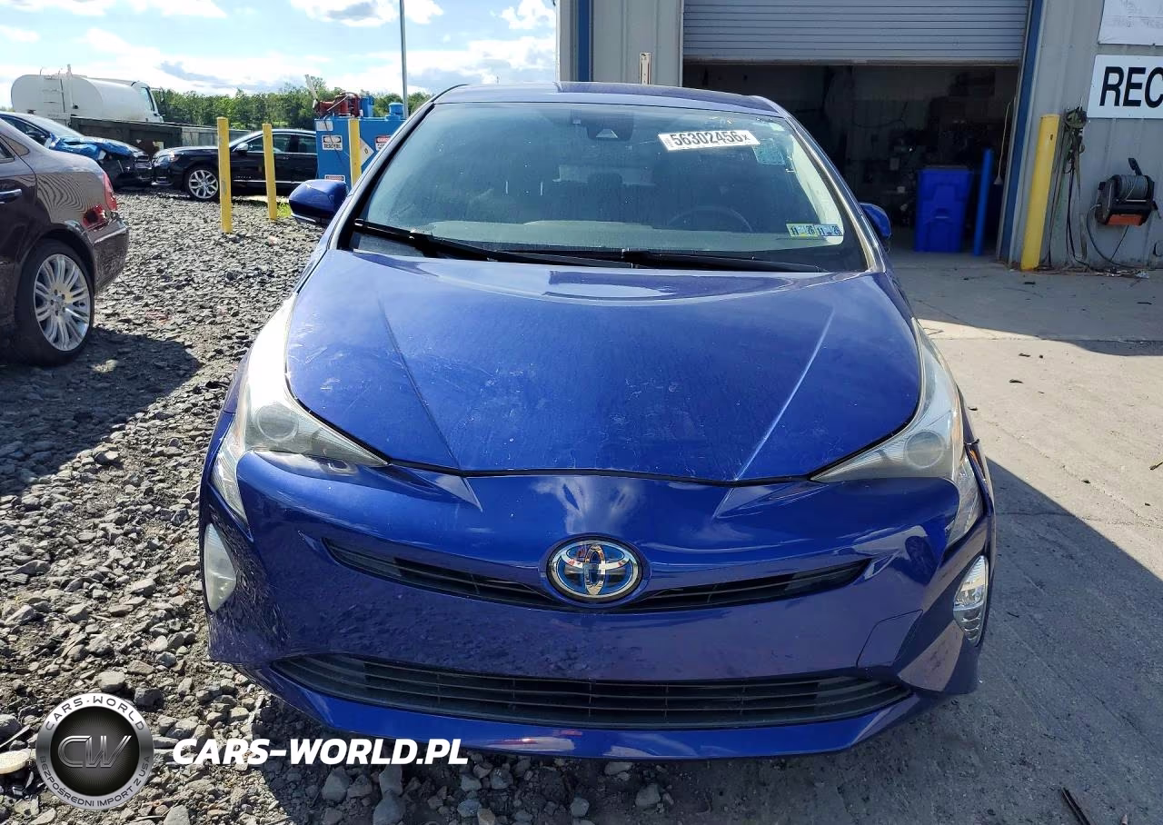 2017 Toyota Prius Three Touring VIN:JTDKARFU2H3529187 - 5