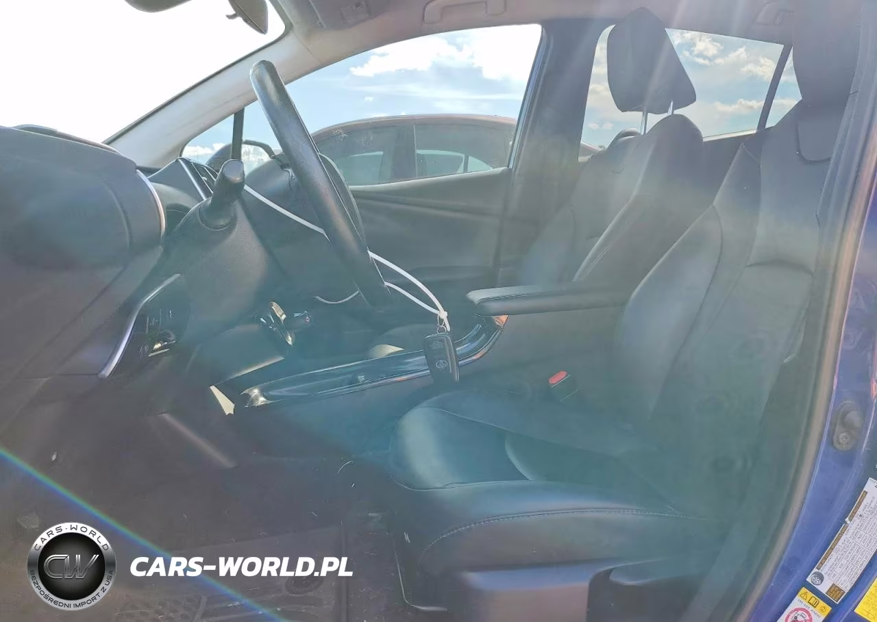 2017 Toyota Prius Three Touring VIN:JTDKARFU2H3529187 - 7