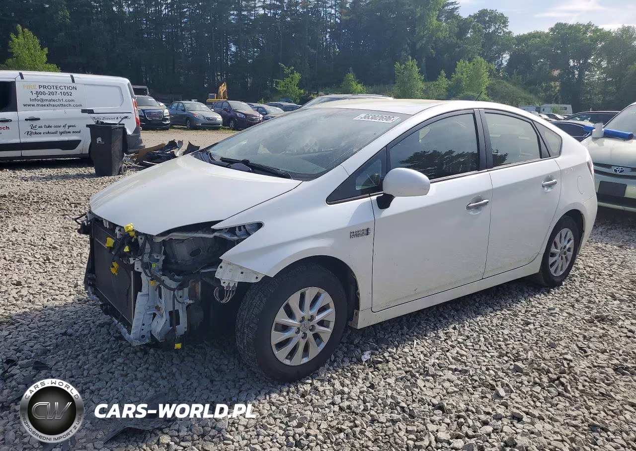 2013 Toyota Prius Plug-In Hybrid Base – zdjęcie 1 z 12