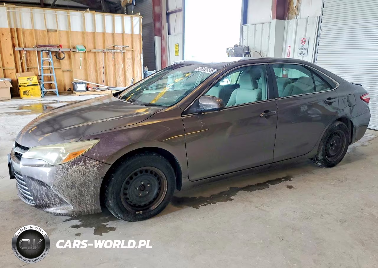 2015 Toyota Camry Le – zdjęcie 1 z 12