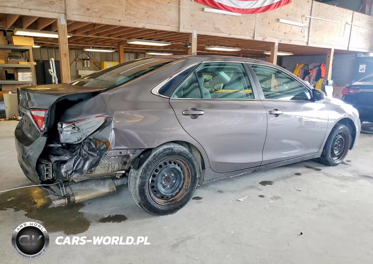 2015 Toyota Camry Le VIN:4T1BF1FK1FU479936 - 3