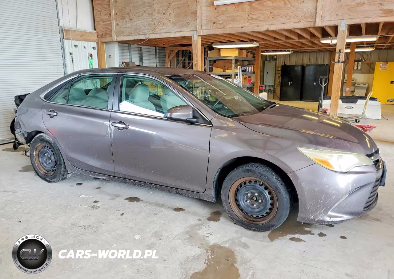 2015 Toyota Camry Le VIN:4T1BF1FK1FU479936 - 4