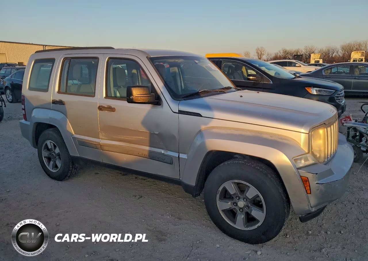 2008 Jeep Liberty Sport VIN:1J8GN28K18W174680 - 4