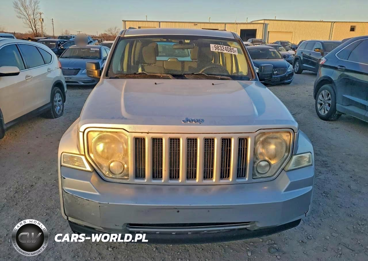 2008 Jeep Liberty Sport VIN:1J8GN28K18W174680 - 5