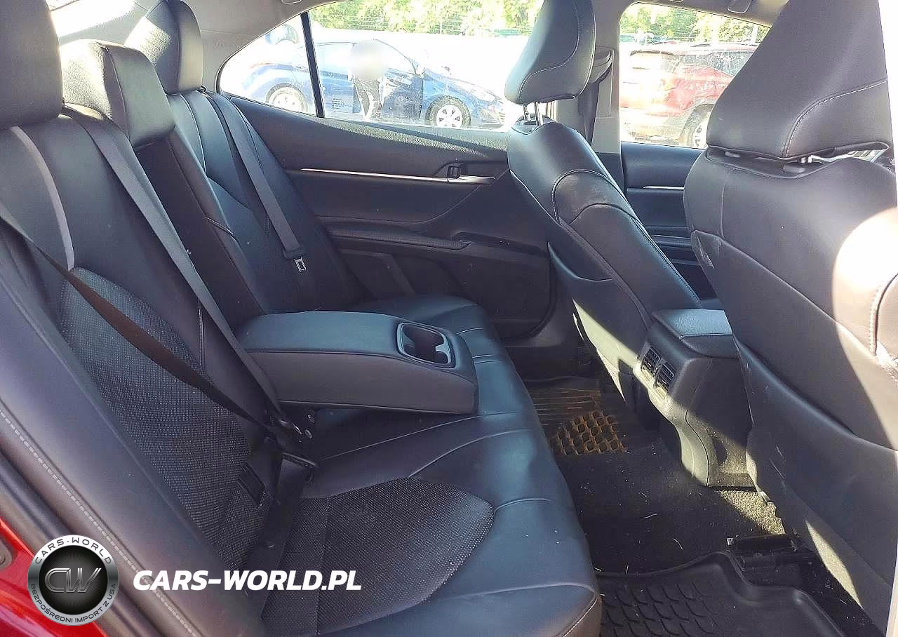 2018 Toyota Camry Xse VIN:4T1B61HK8JU643270 - 10