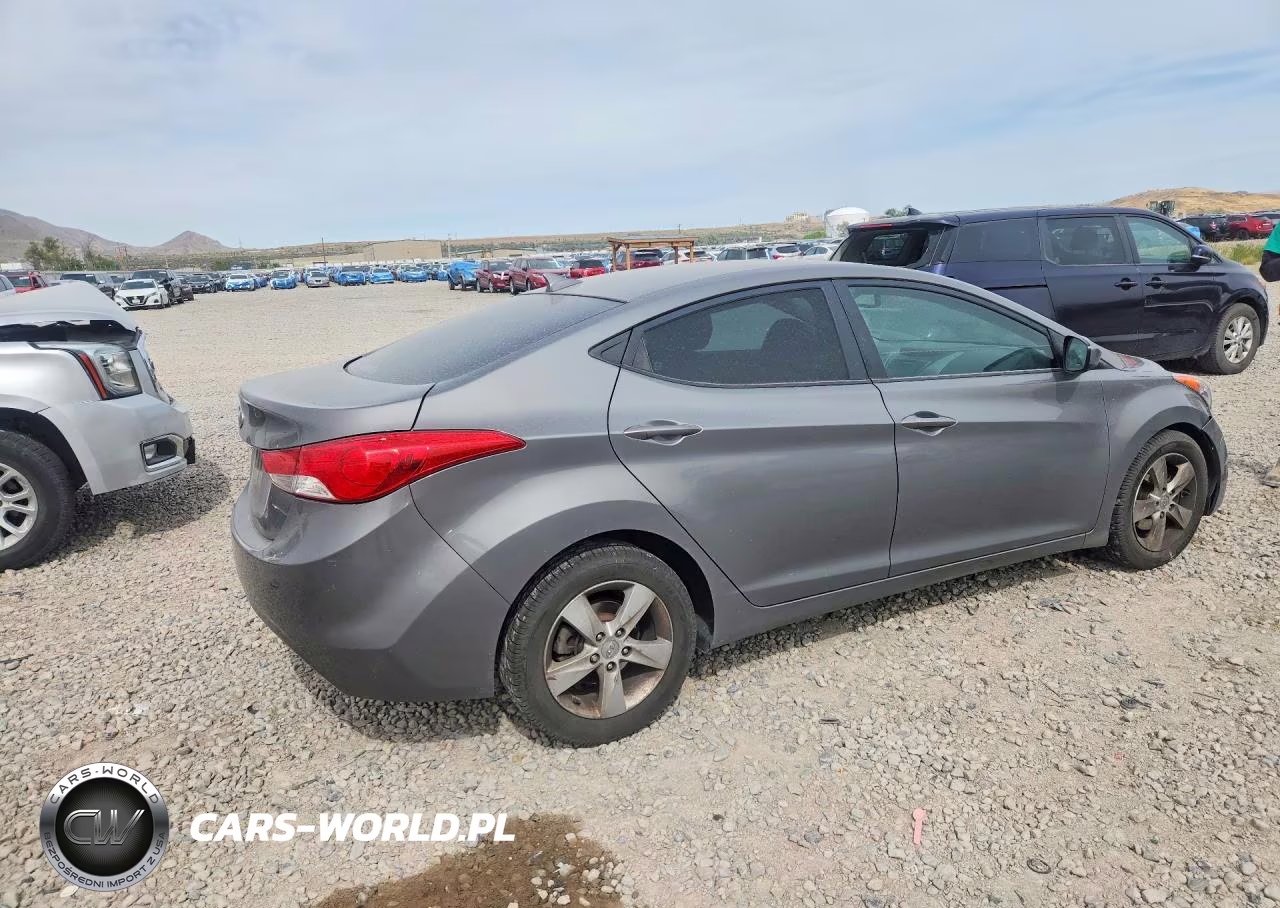 2013 Hyundai Elantra Gls VIN:5NPDH4AE4DH451680 - 3