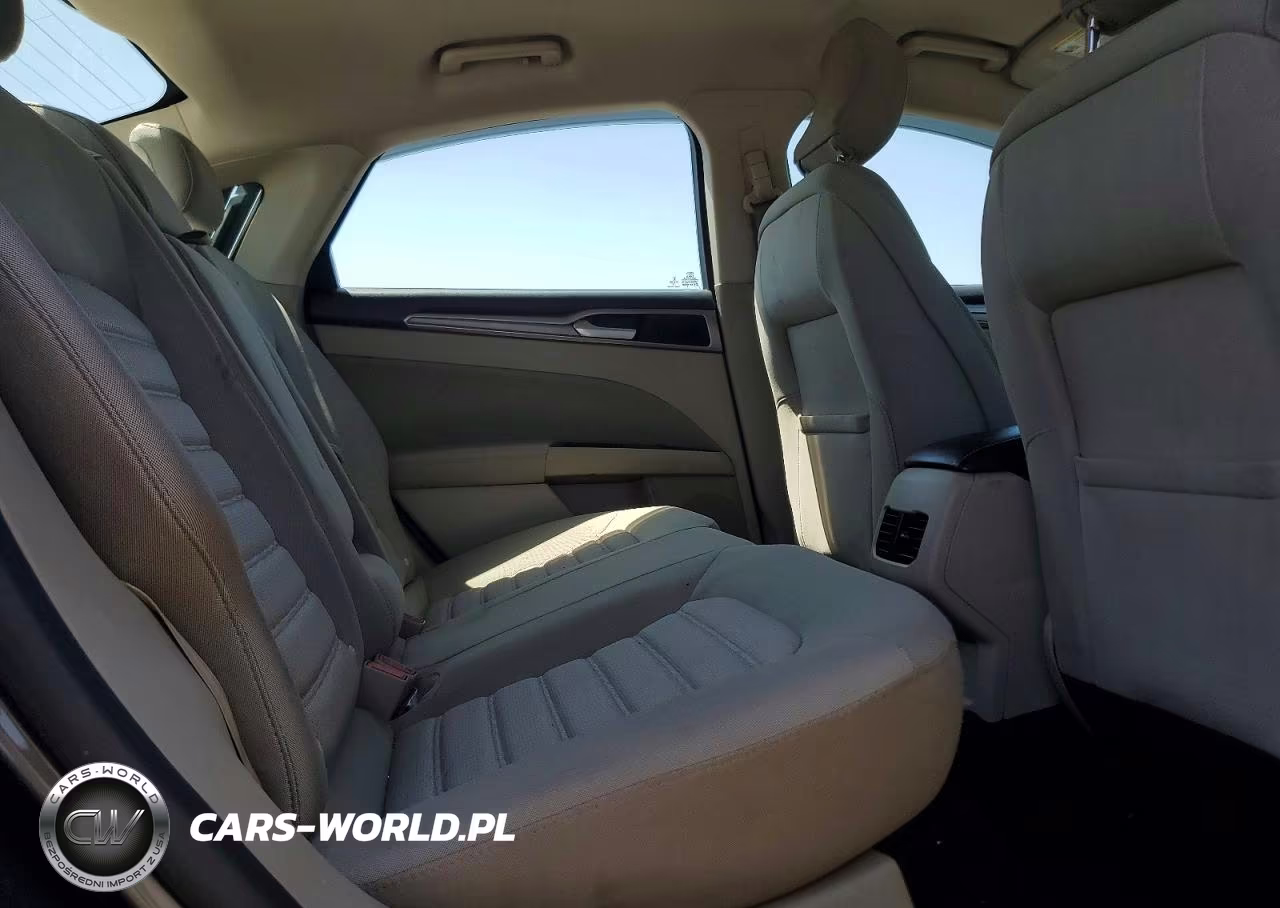 2019 Ford Fusion Se VIN:3FA6P0H72KR183627 - 10