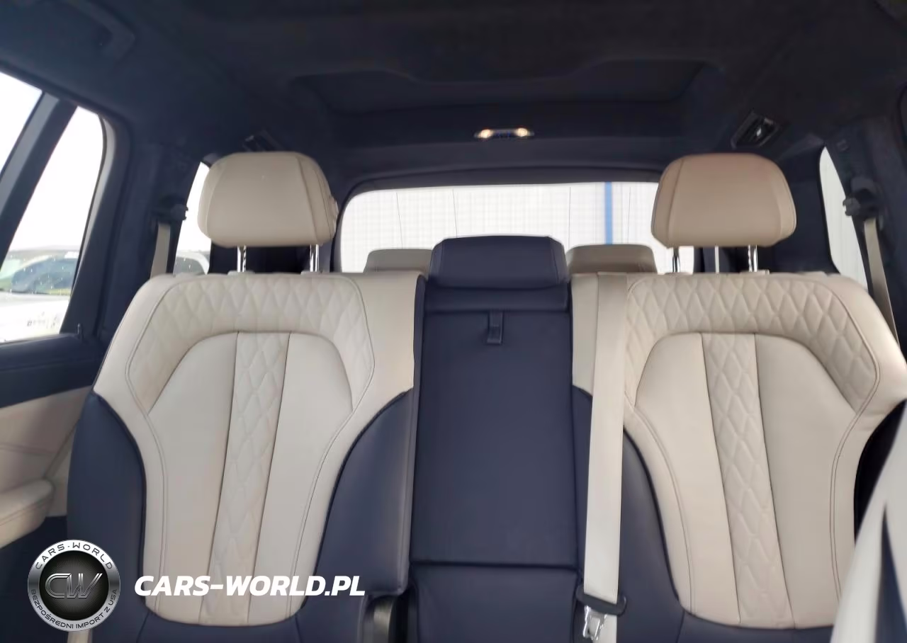 2019 BMW X7 xDrive50I VIN:5UXCX4C59KLB39814 - 10