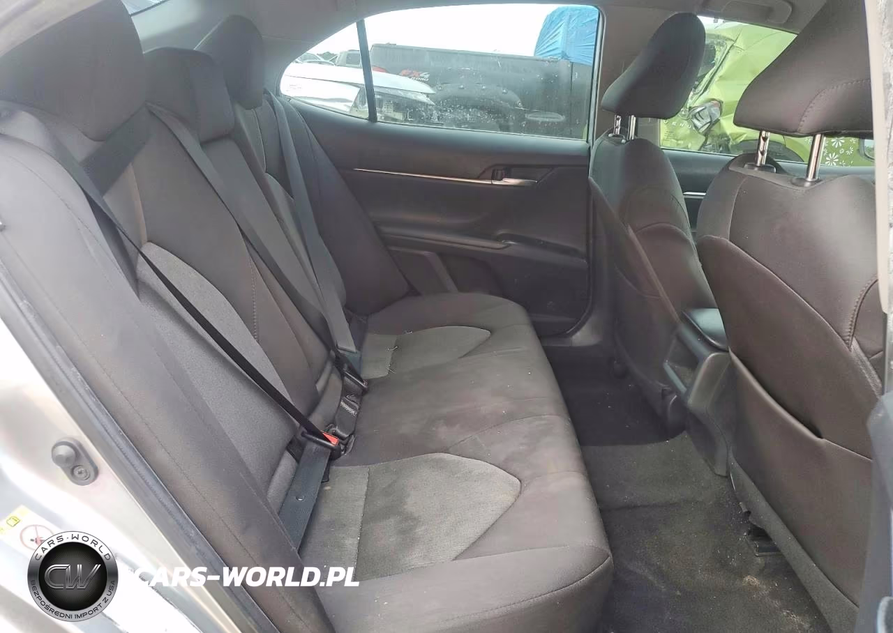 2019 Toyota Camry Le VIN:4T1B11HK4KU721317 - 10