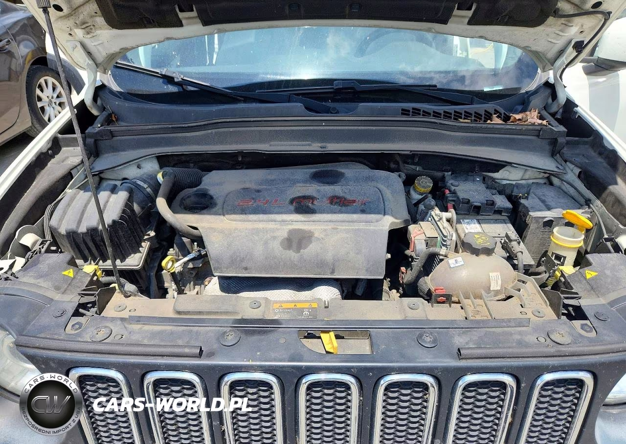 2018 Jeep Renegade Latitude VIN:ZACCJBBB4JPG75558 - 12