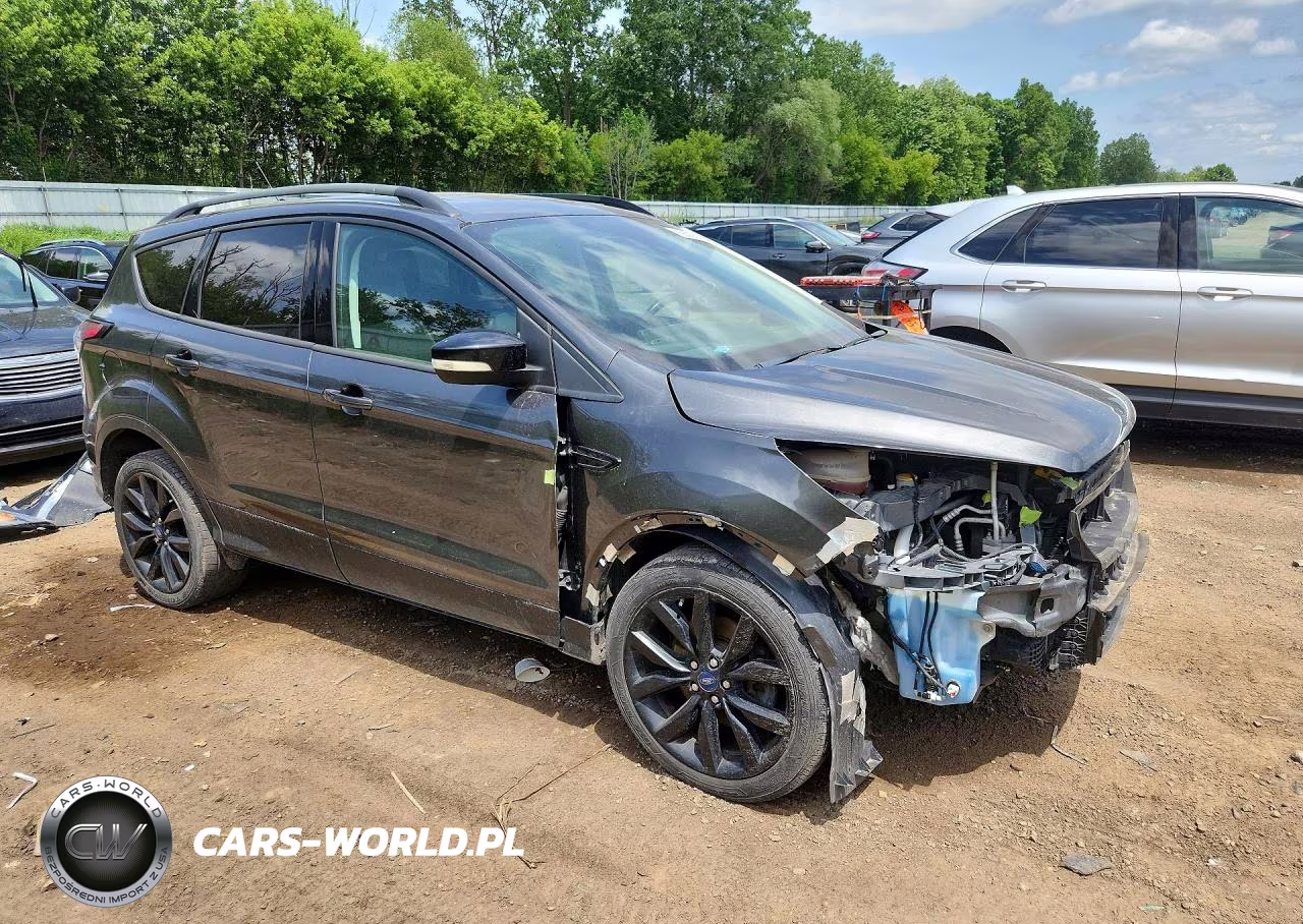 2018 Ford Escape Titanium VIN:1FMCU9J97JUC21376 - 4