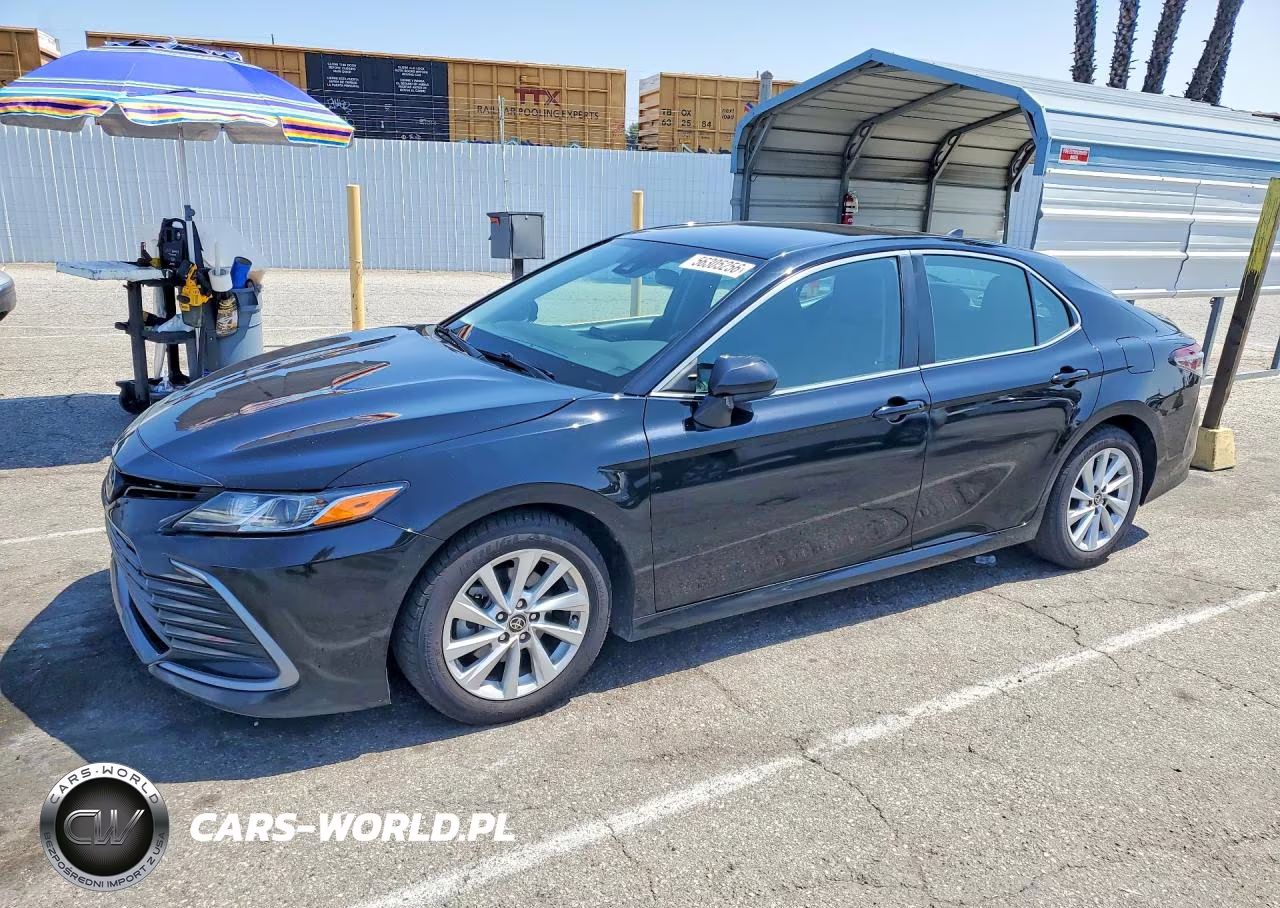 2023 Toyota Camry Le – zdjęcie 1 z 12