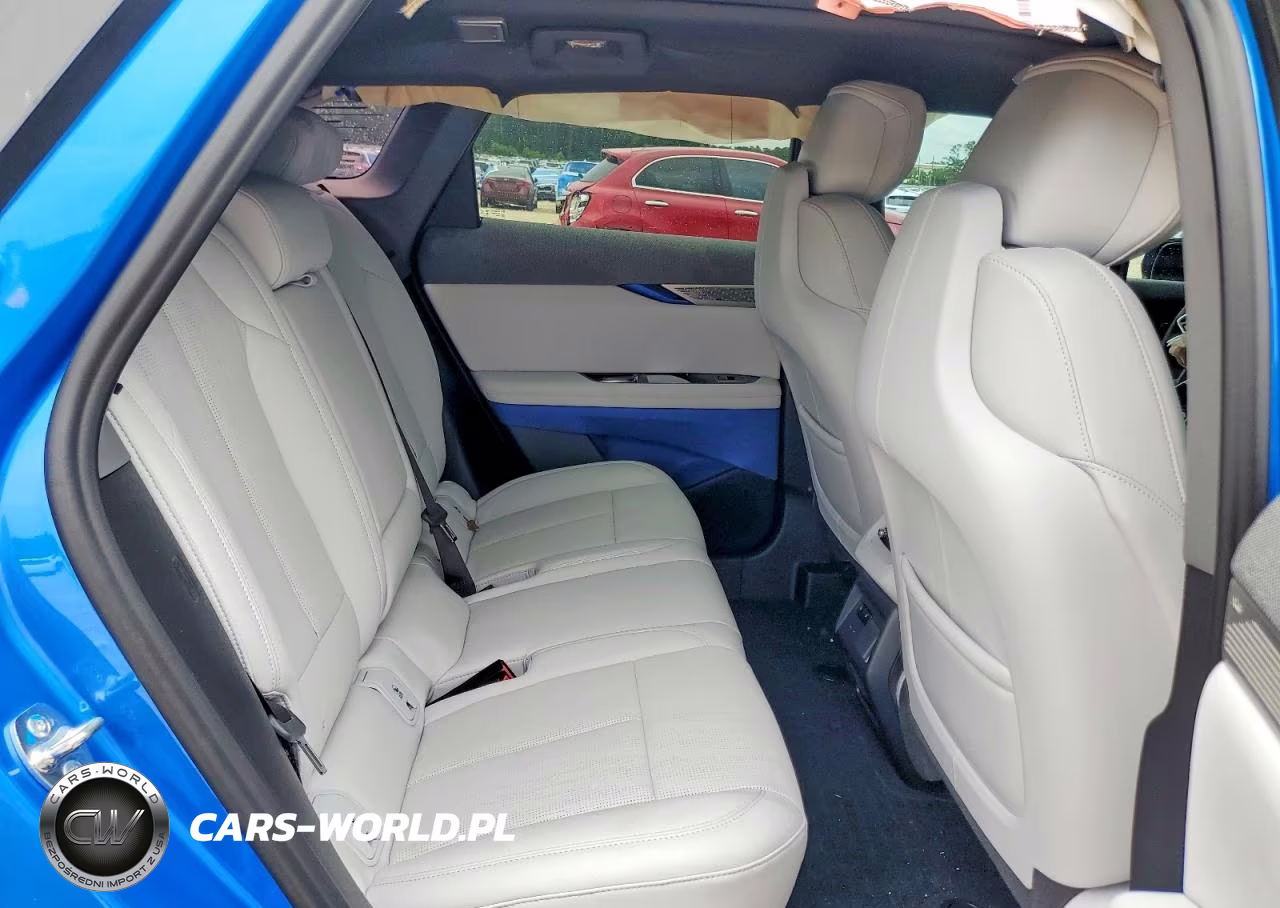 2026 Cadillac Optiq Luxury VIN:3GYK3DM40TS123535 - 11
