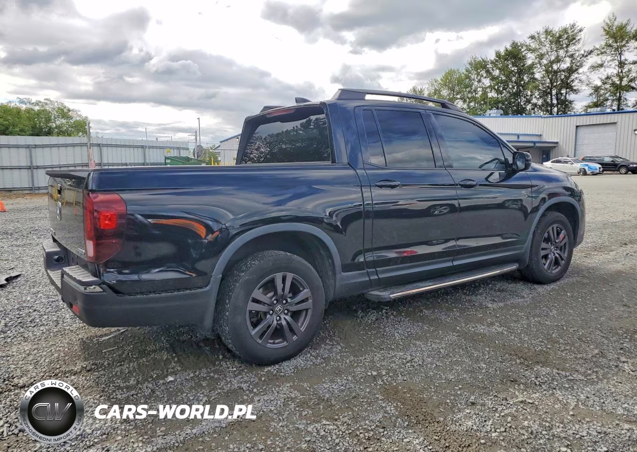 2017 Honda Ridgeline Sport VIN:5FPYK3F16HB021907 - 3
