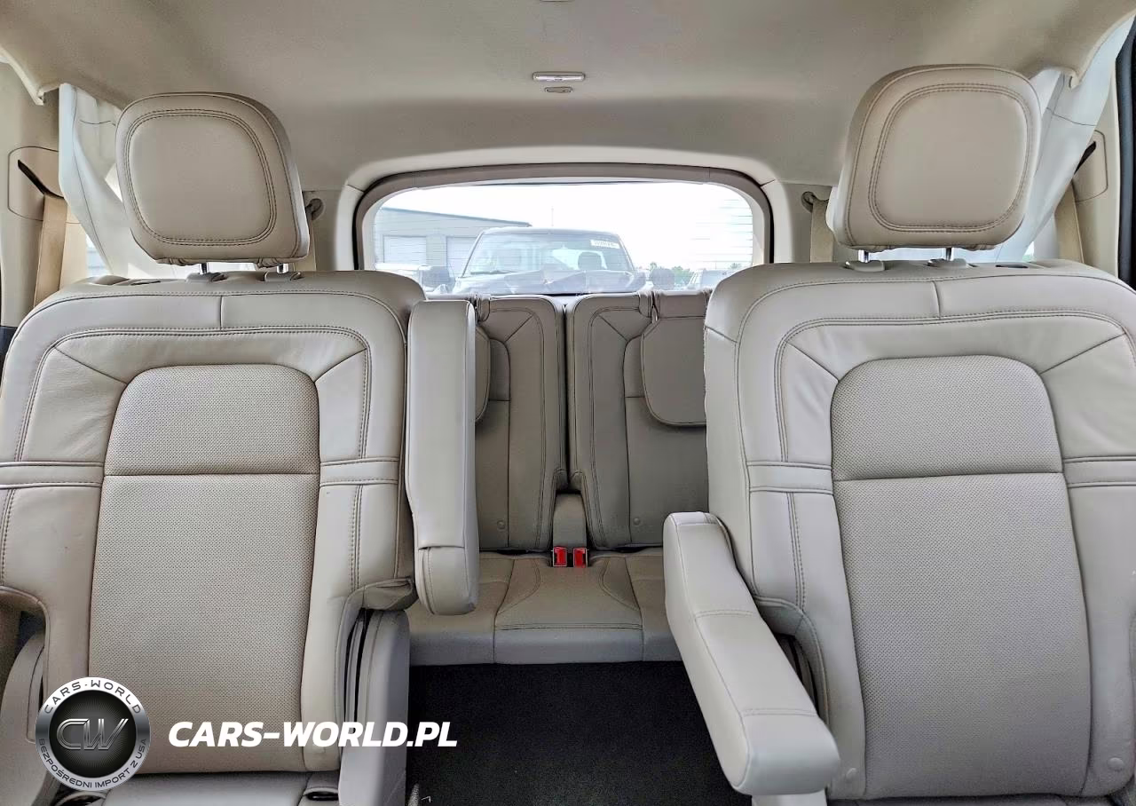 2020 Lincoln Aviator Reserve VIN:5LM5J7WC8LGL21902 - 10