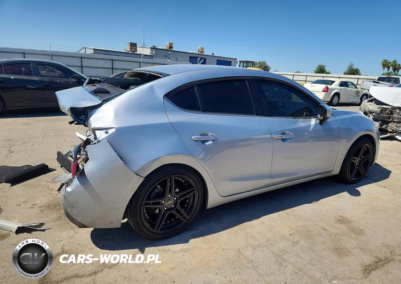 2018 Mazda 3 Touring VIN:3MZBN1V39JM202334 - 3