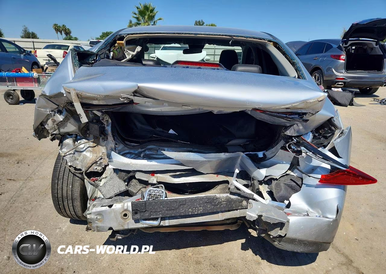2018 Mazda 3 Touring VIN:3MZBN1V39JM202334 - 6