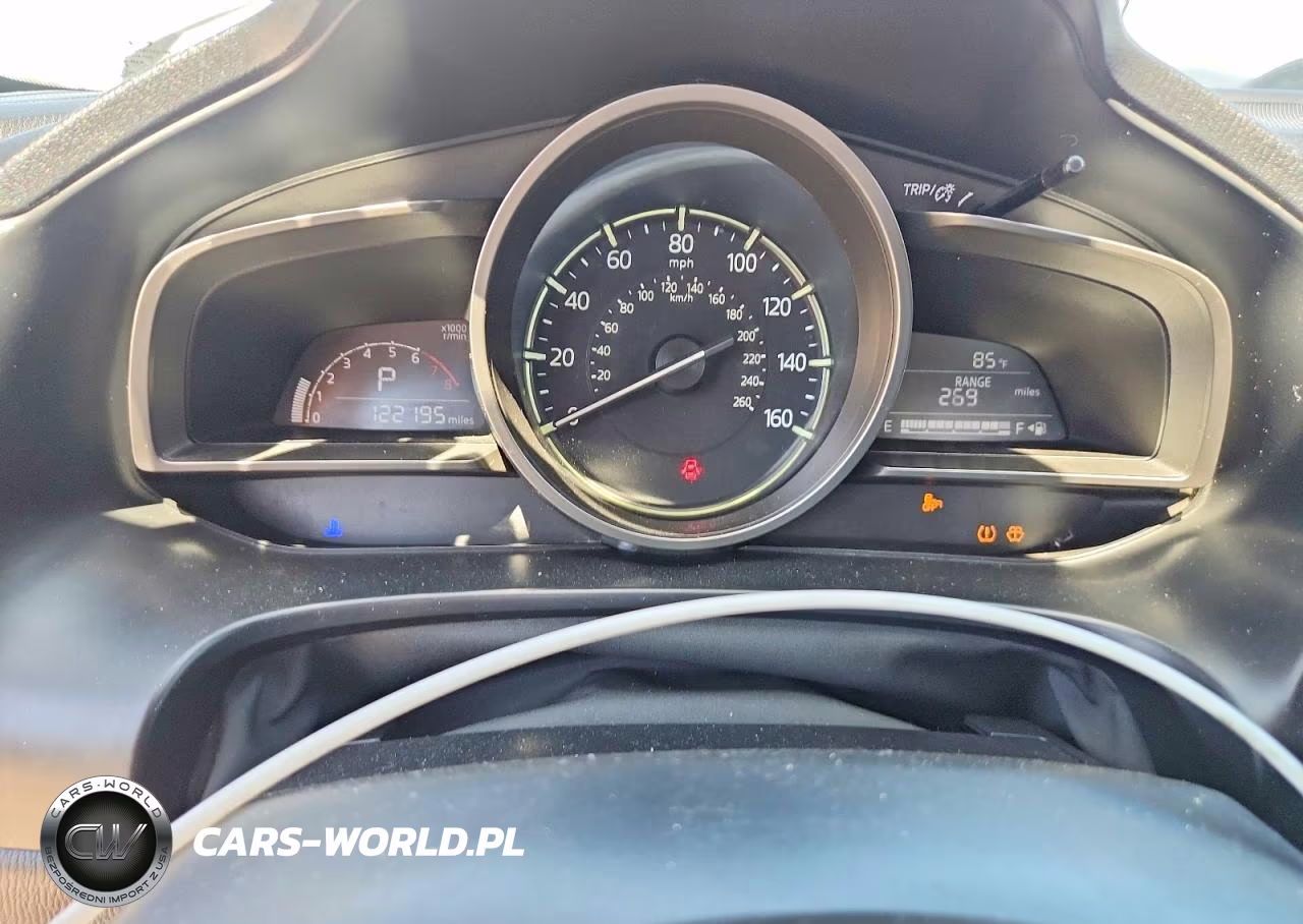 2018 Mazda 3 Touring VIN:3MZBN1V39JM202334 - 9