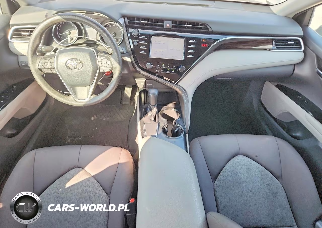 2018 Toyota Camry Le VIN:4T1B11HK4JU568873 - 8