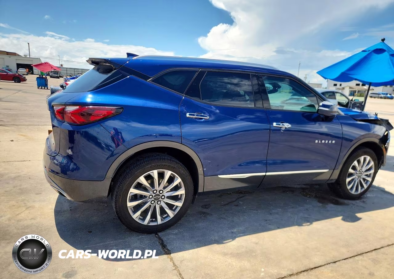 2022 Chevrolet Blazer Premier VIN:3GNKBFRS5NS129210 - 3