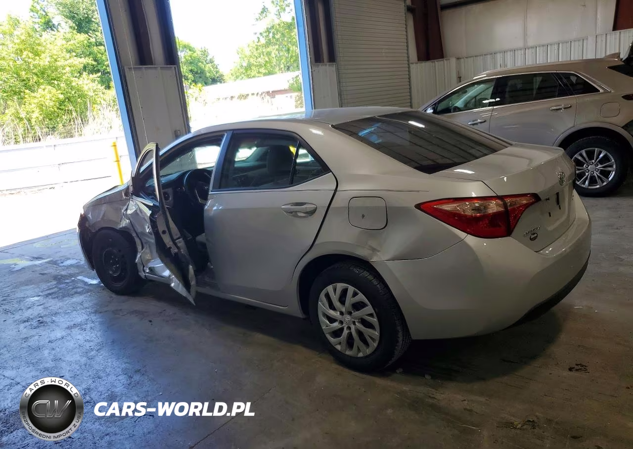 2019 Toyota Corolla Le VIN:2T1BURHE2KC174923 - 2