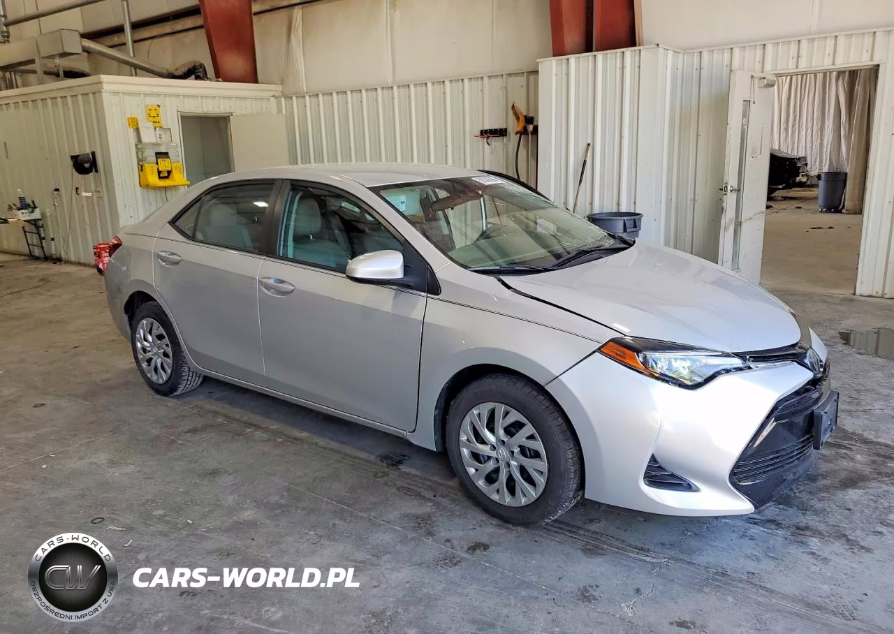 2019 Toyota Corolla Le VIN:2T1BURHE2KC174923 - 4