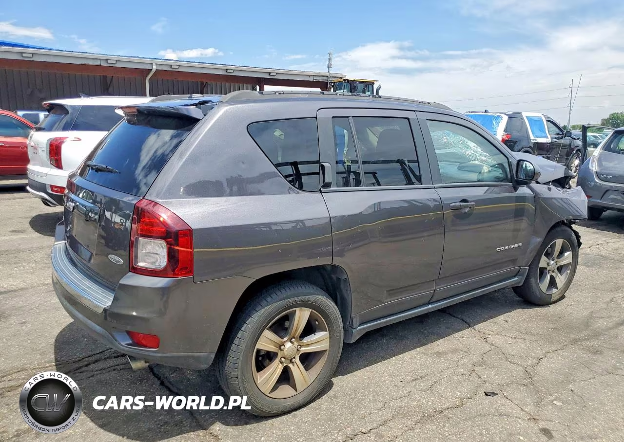 2016 Jeep Compass Latitude VIN:1C4NJDEB5GD559325 - 3