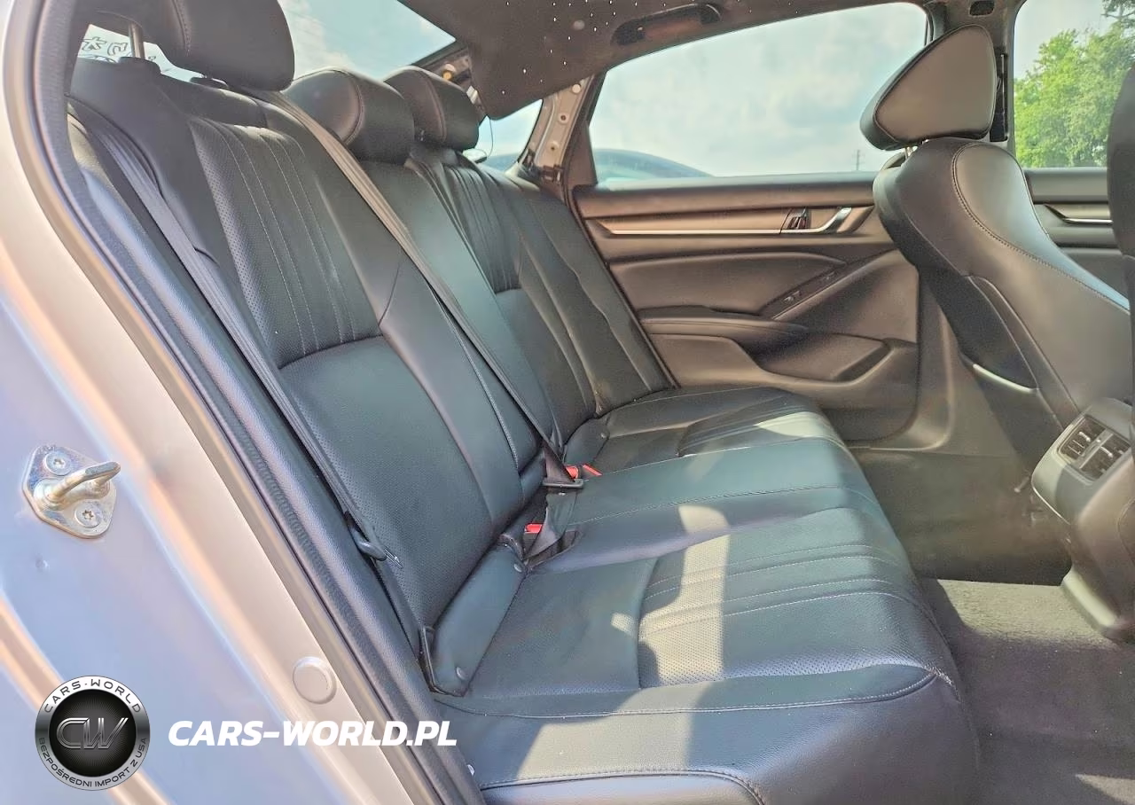 2018 Honda Accord Touring VIN:1HGCV1F97JA005784 - 10