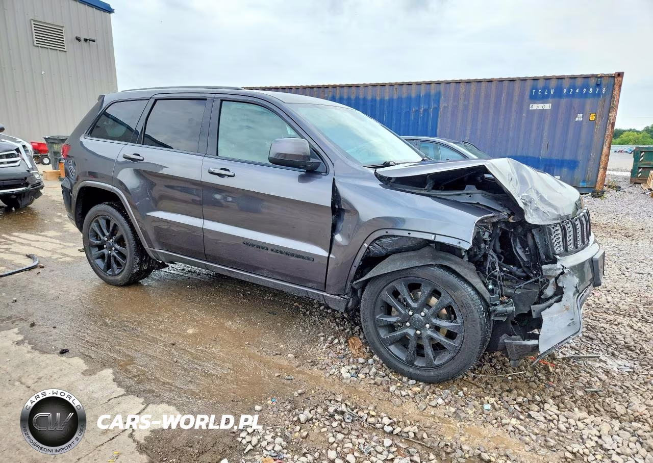 2017 Jeep Grand Cherokee Laredo VIN:1C4RJFAG5HC822130 - 4