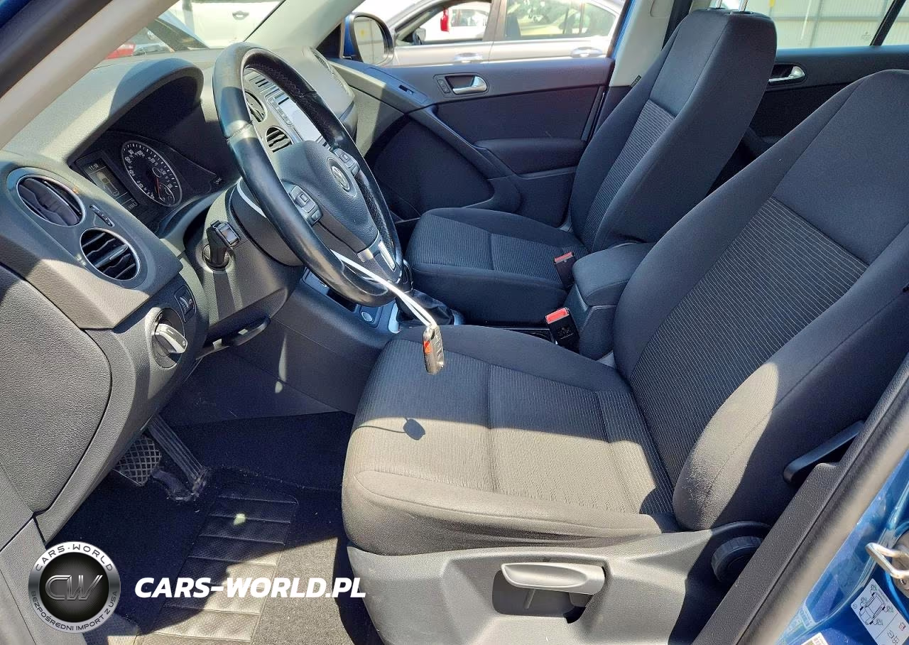 2017 Volkswagen Tiguan S VIN:WVGBV7AX6HK052257 - 7