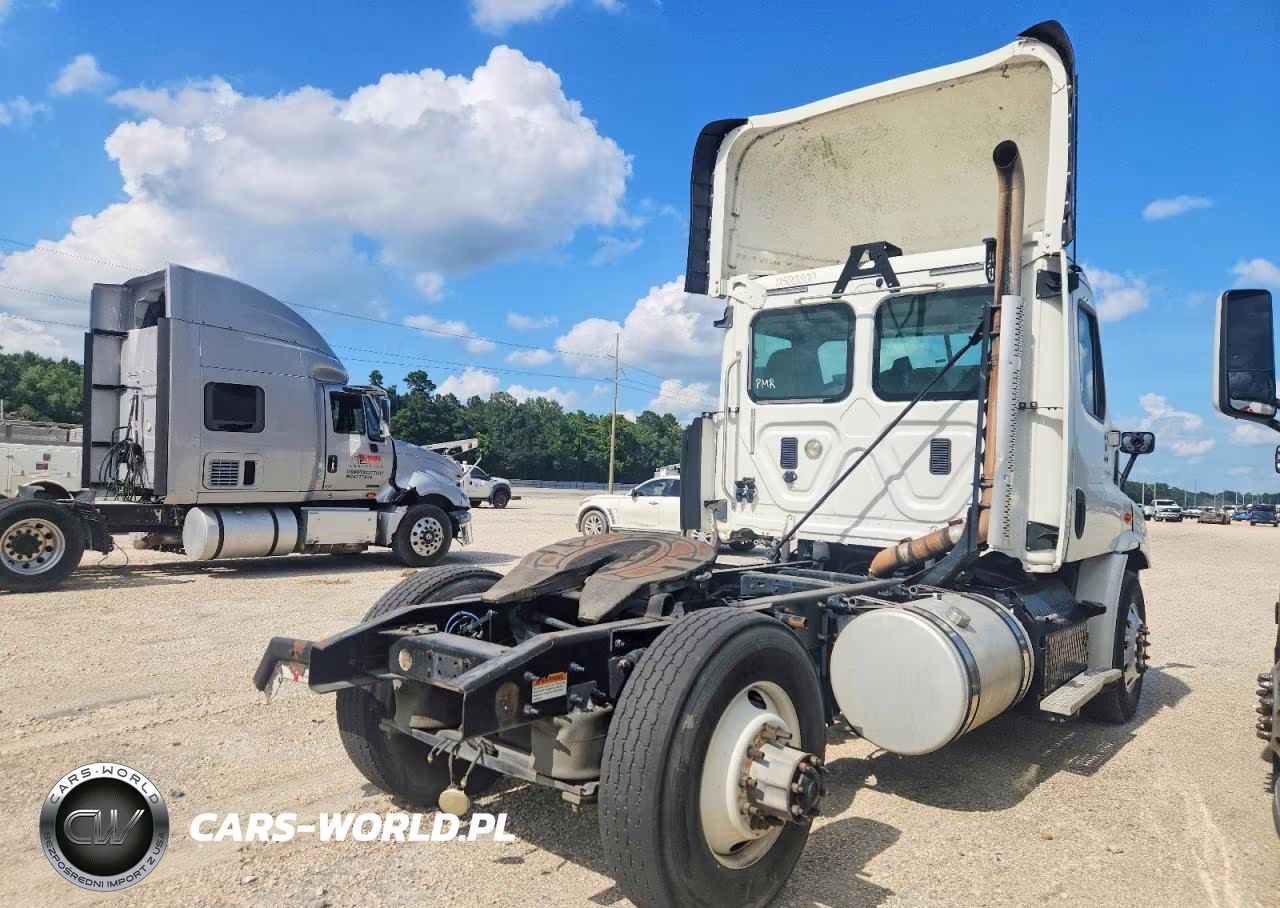 2015 Freightliner Cascadia 113 VIN:3AKBGBDV6FSGG8488 - 4