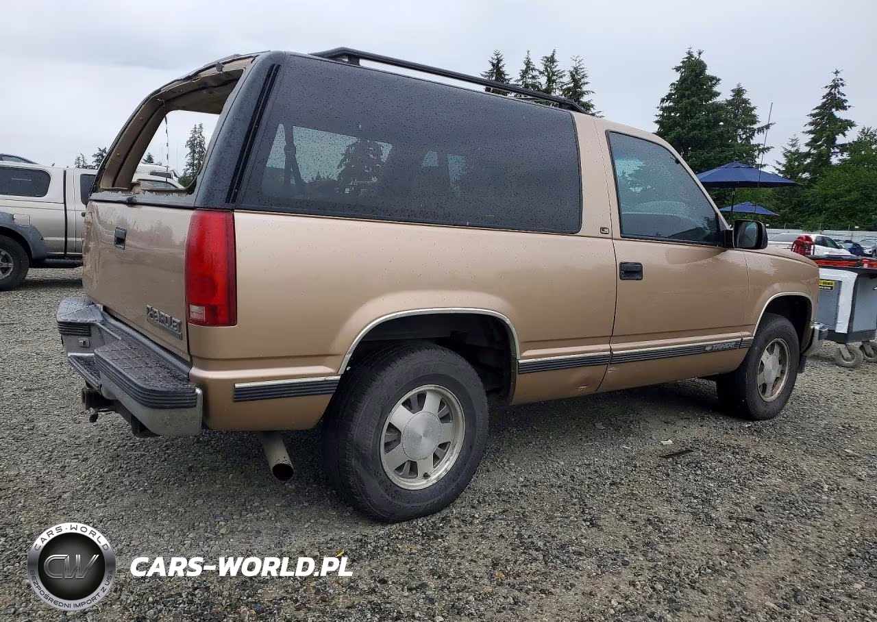 1999 Chevrolet Tahoe C1500 VIN:3GNEC18RXXG183765 - 3
