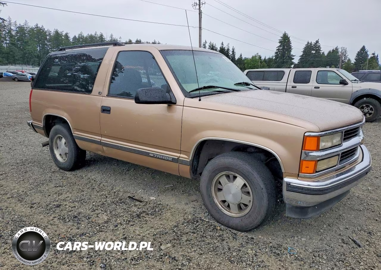 1999 Chevrolet Tahoe C1500 VIN:3GNEC18RXXG183765 - 4