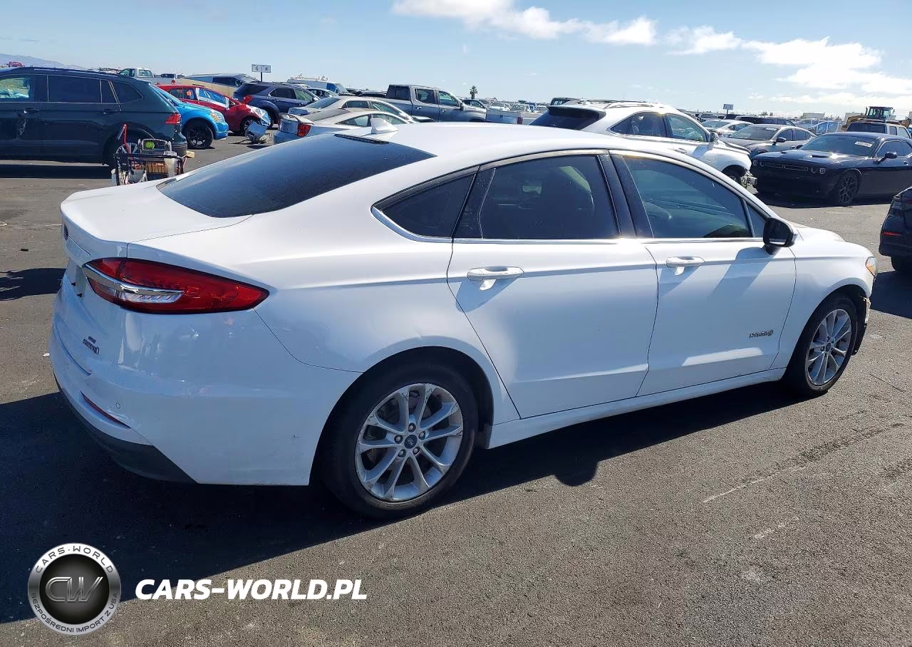 2019 Ford Fusion Se VIN:3FA6P0LU7KR188996 - 3