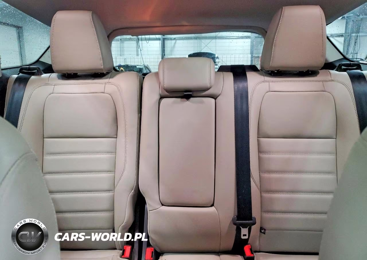 2019 Ford Escape Titanium VIN:1FMCU9J90KUB61135 - 10