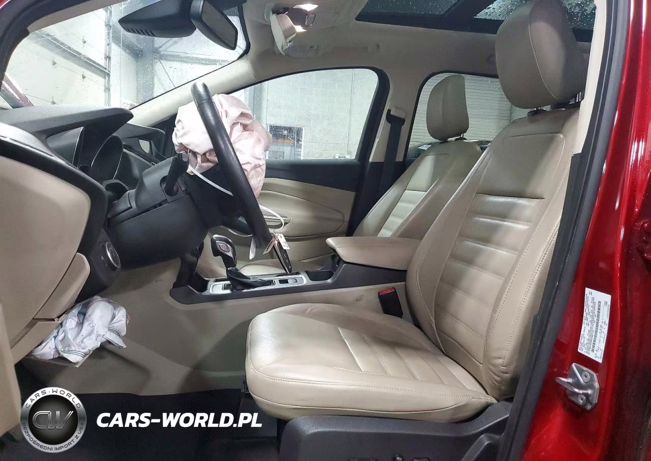 2019 Ford Escape Titanium VIN:1FMCU9J90KUB61135 - 7