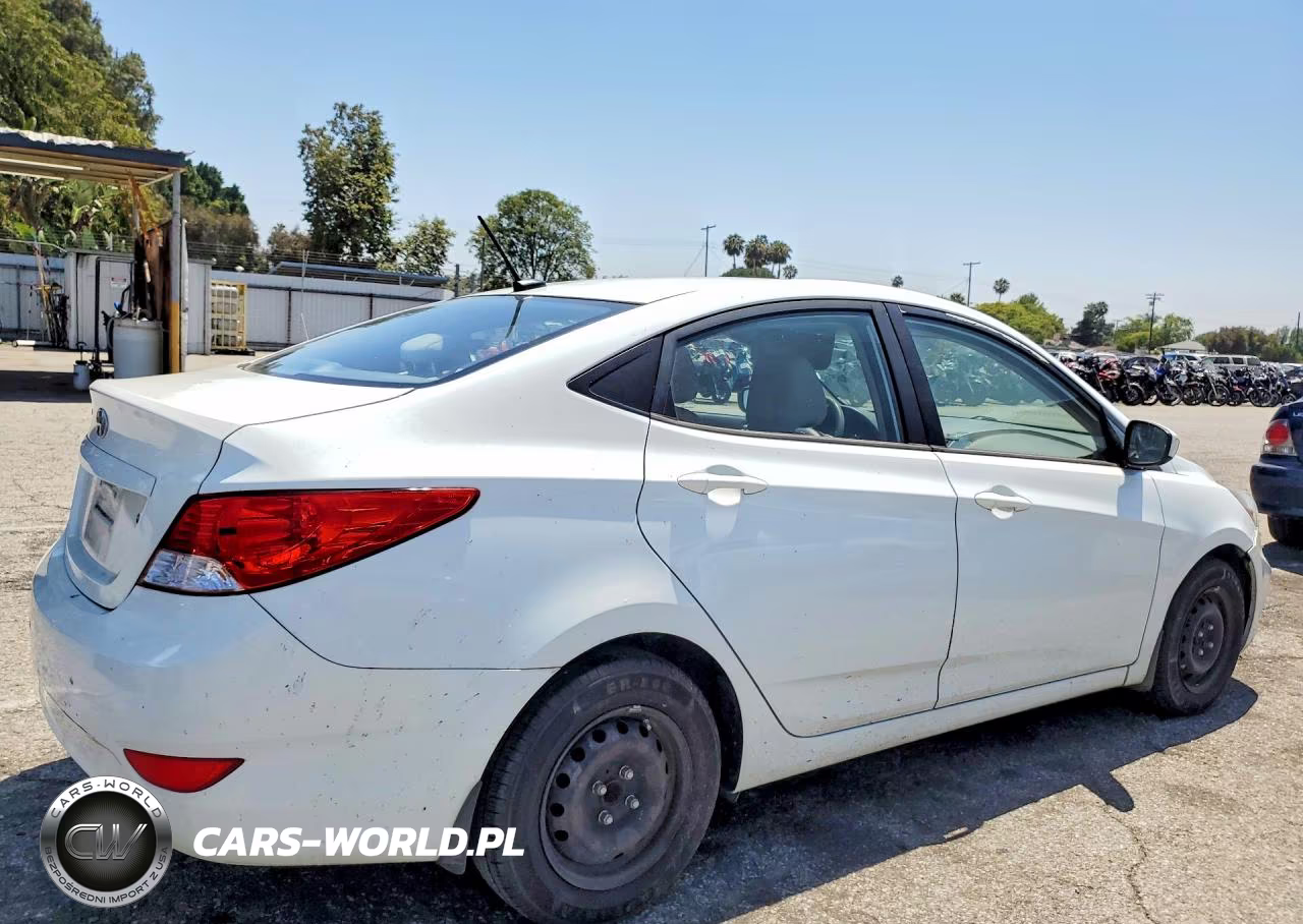 2013 Hyundai Accent Gls VIN:KMHCT4AE2DU434341 - 3