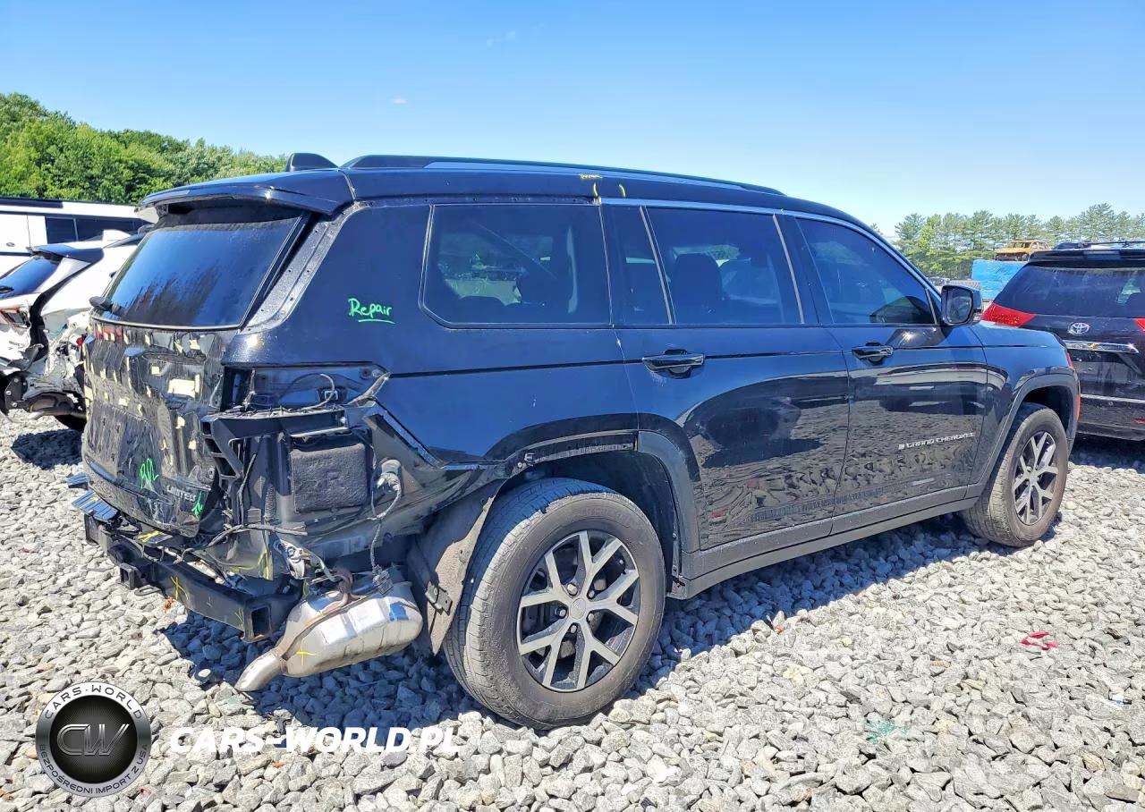 2023 Jeep Grand Cherokee L Limited VIN:1C4RJKBG9P8817120 - 3