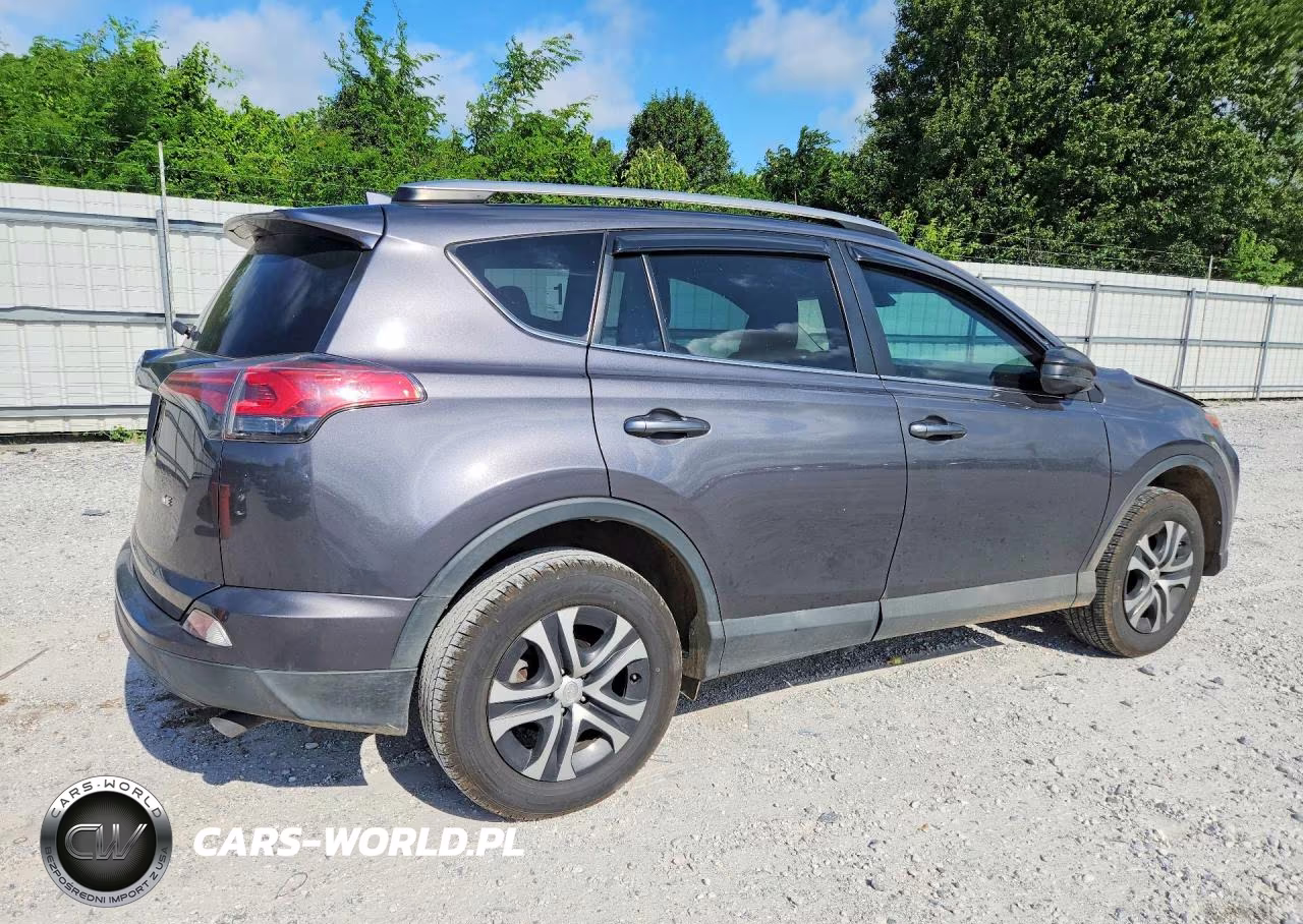 2018 Toyota Rav4 Le VIN:2T3ZFREV0JW452137 - 3
