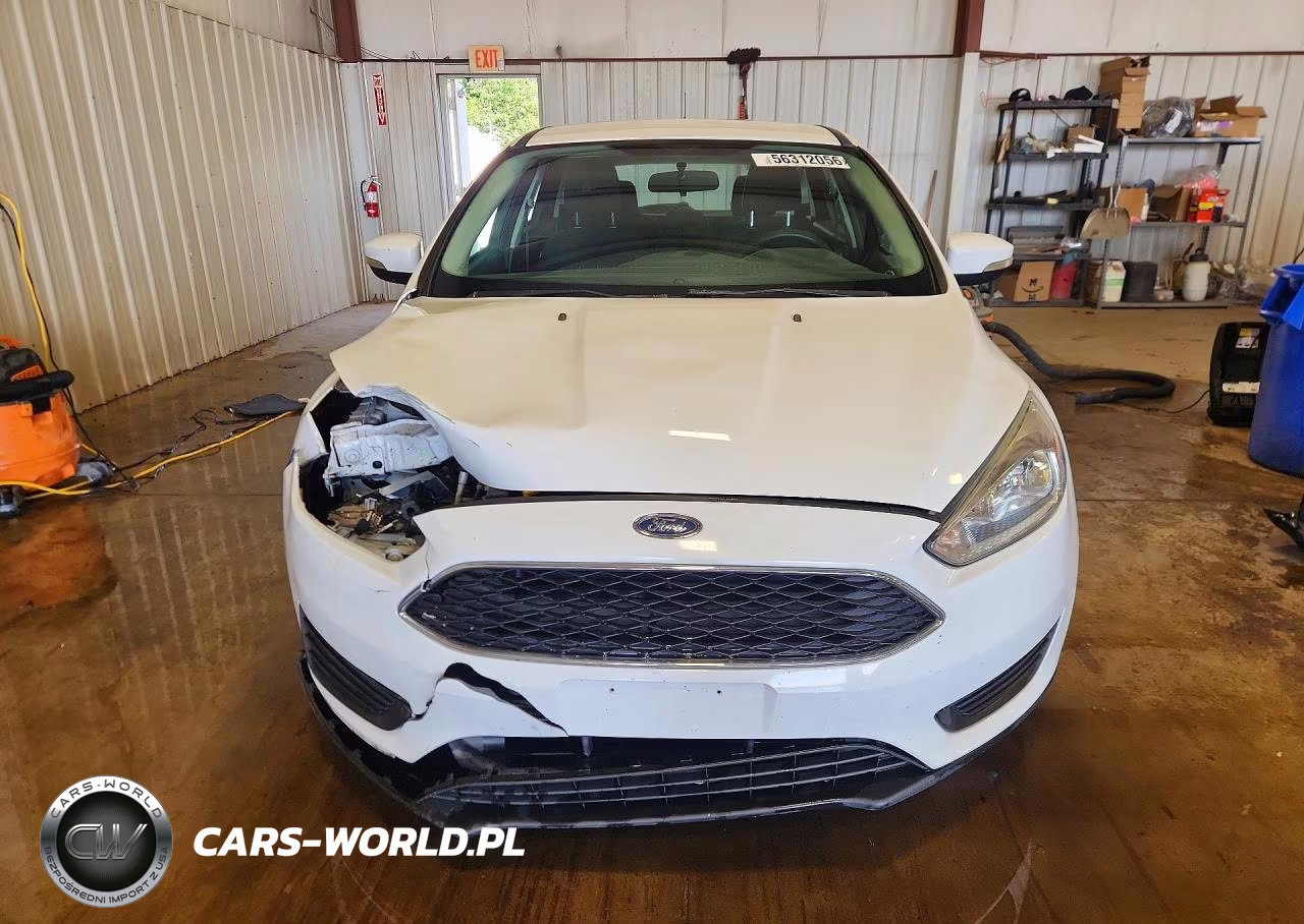 2016 Ford Focus Se VIN:1FADP3K23GL389163 - 5
