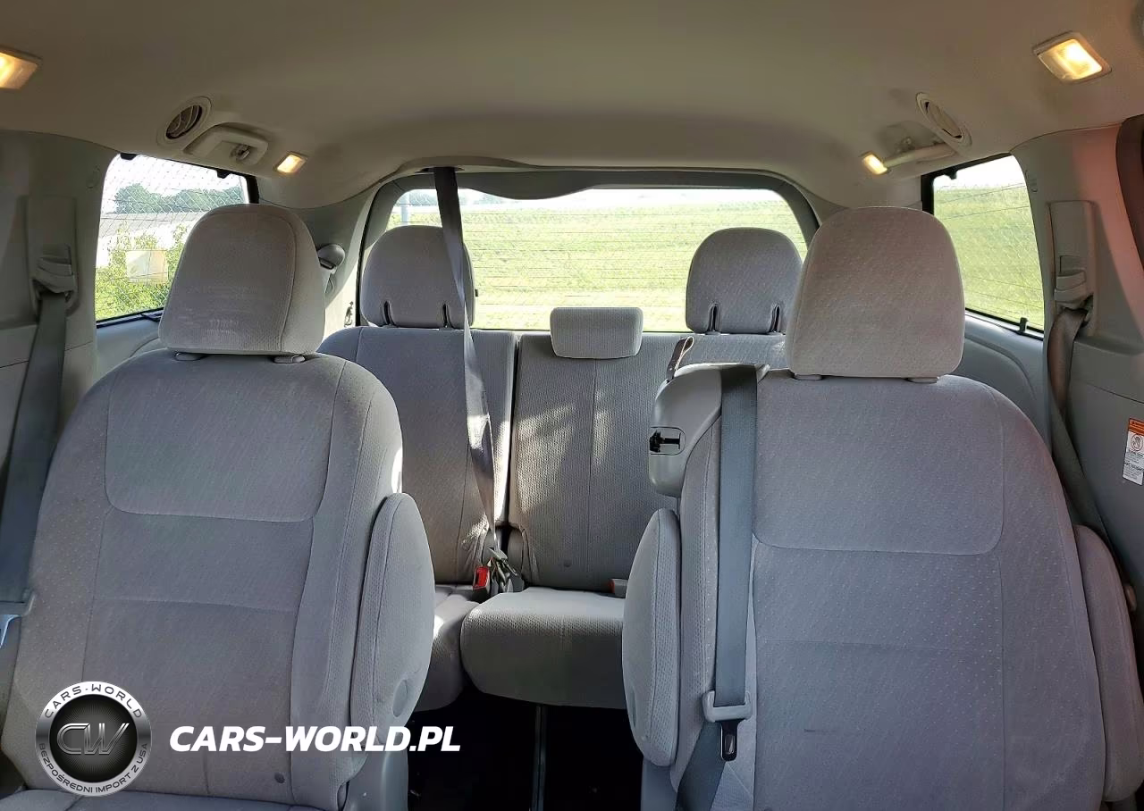 2015 Toyota Sienna Le VIN:5TDKK3DC1FS605787 - 10