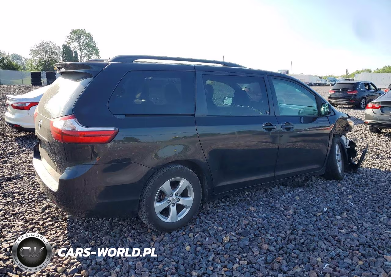 2015 Toyota Sienna Le VIN:5TDKK3DC1FS605787 - 3
