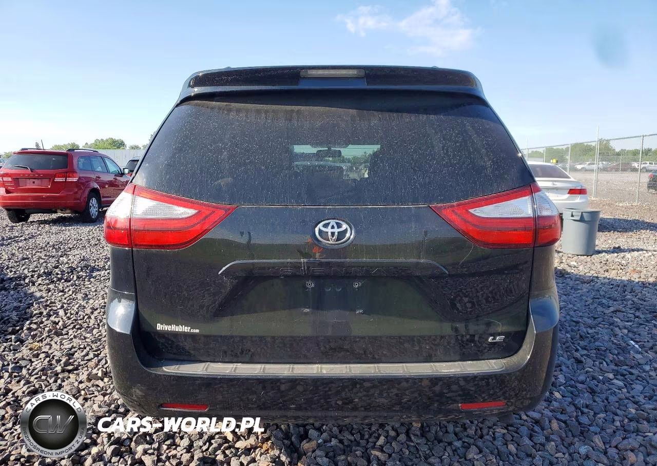 2015 Toyota Sienna Le VIN:5TDKK3DC1FS605787 - 6