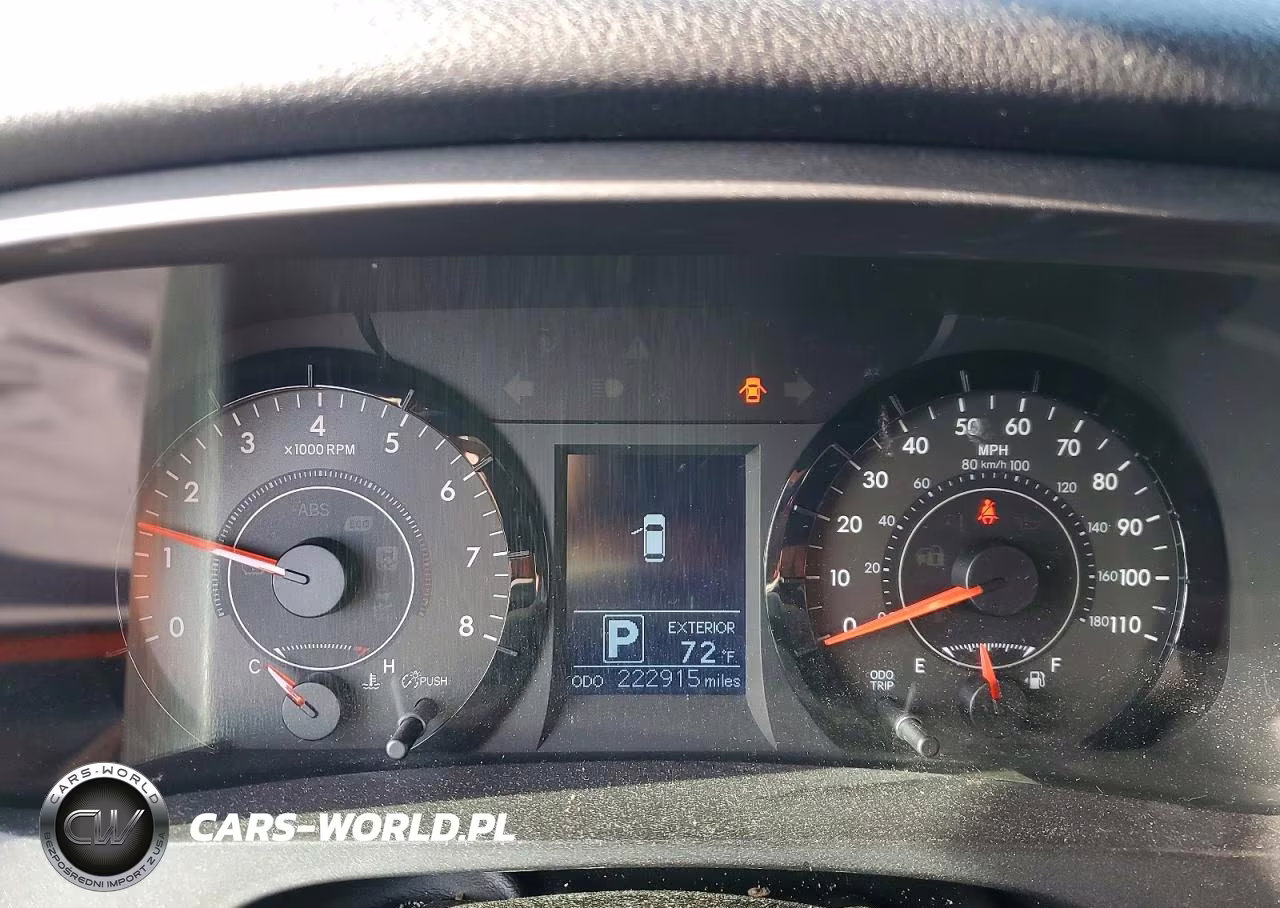 2015 Toyota Sienna Le VIN:5TDKK3DC1FS605787 - 9