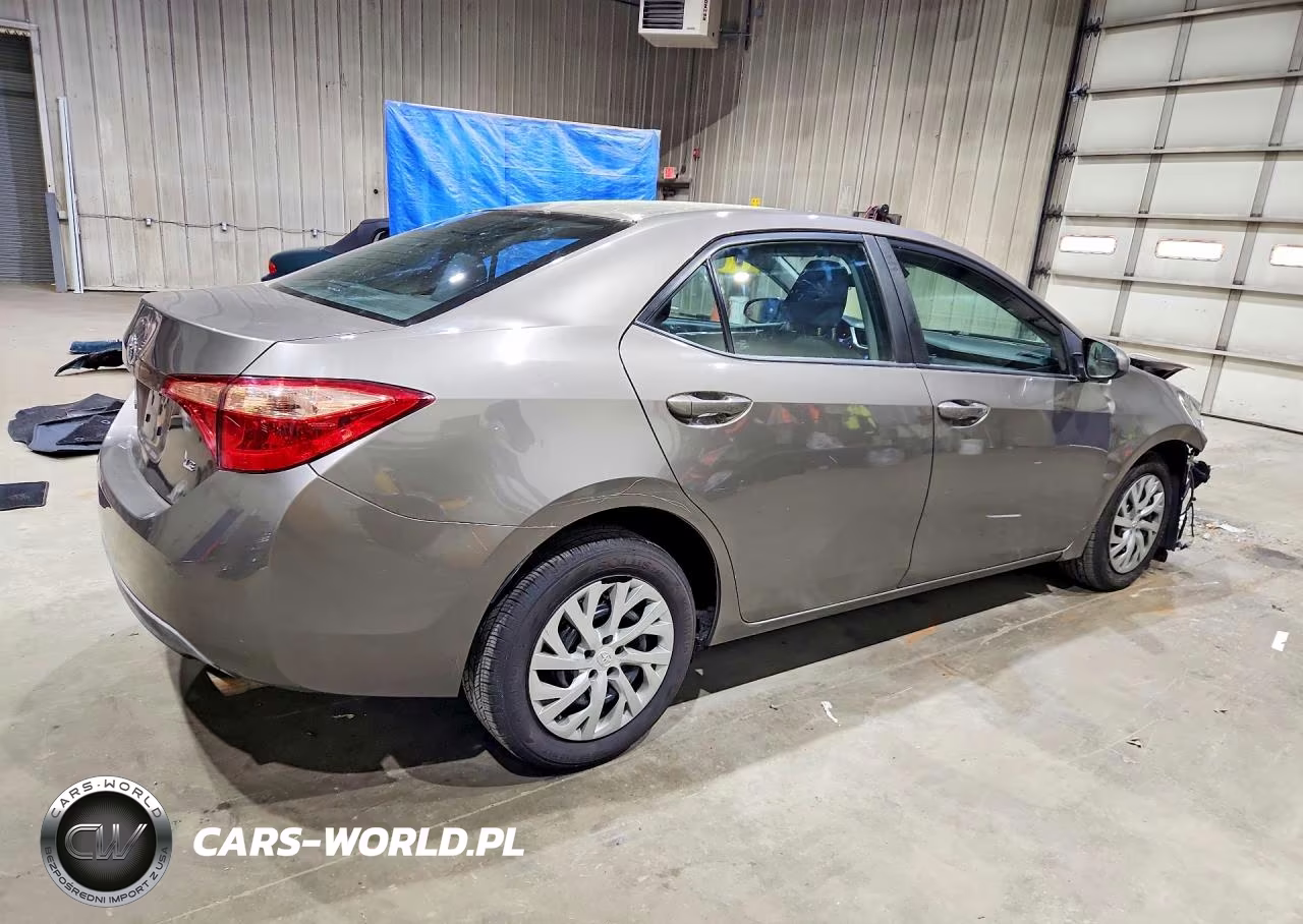2019 Toyota Corolla Le VIN:2T1BURHE3KC183467 - 3